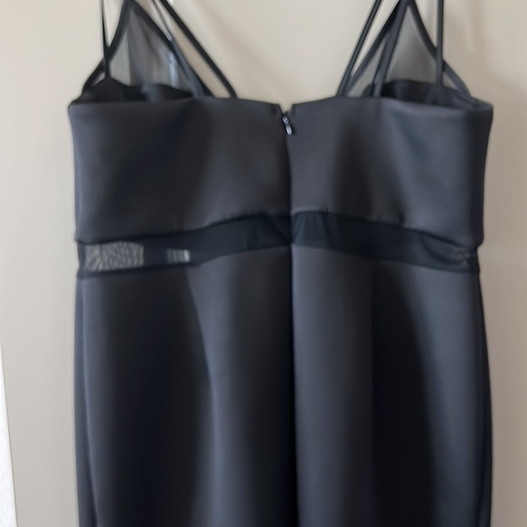 Black Mesh cocktail dress (Size 12 but can stretch up til size 14/16) - Picture 4 of 4